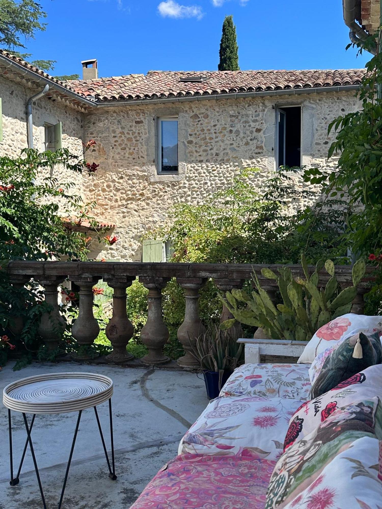 Les Cailloux Dores Massillargues-Attuech 外观 照片
